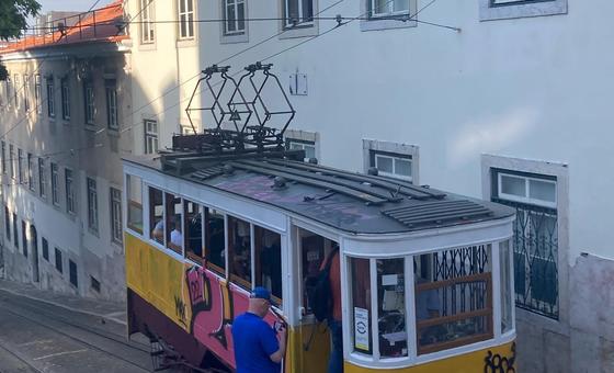 Acidente com funicular centenário faz 16 mortos em Lisboa